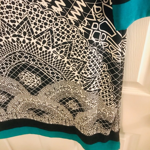 Haani Shift Dress - Picture 4 of 5